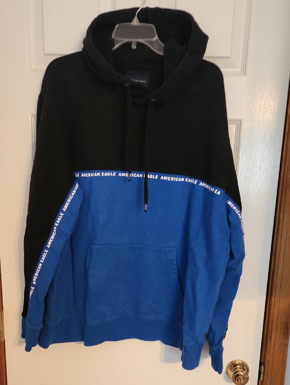 American Eagle Outfitters Black and Blue Colorblock Pullover Hoodie